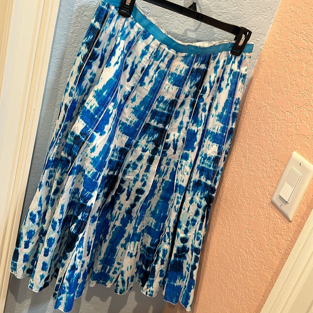Super fun tie die skirt